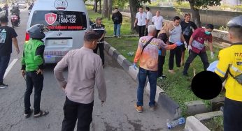 Wanita Cantik Nekat Bakar Diri di Depan Pos Polisi Semarang